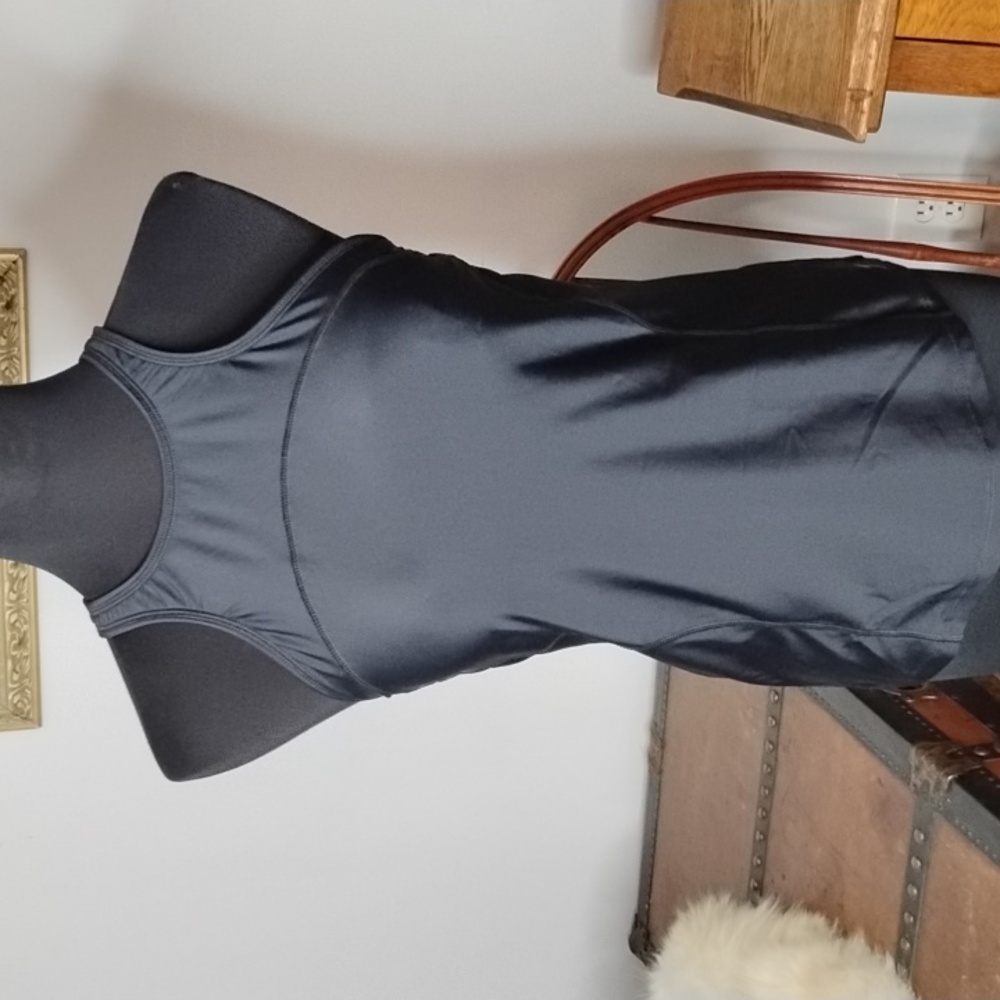 SPEEDO BLACK RAZORBACK SLEEVELESS WORK OUT TOP NWT